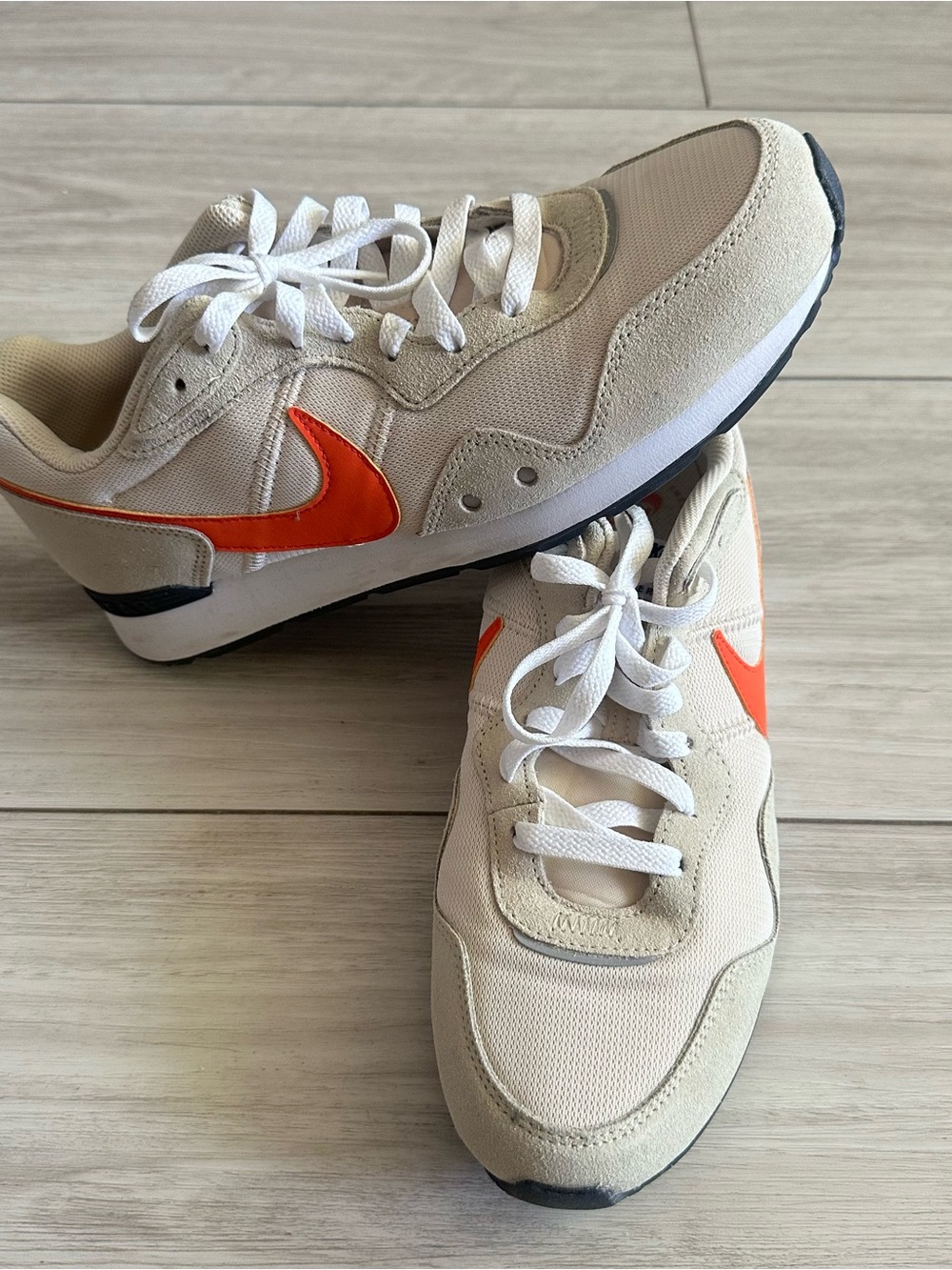 Nike Venture Runner “Rattan/Orange” – Men’s Size 10